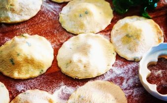 Ravioli di ricotta alle erbe aromatiche