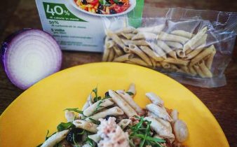 Pennette Zen con olive e rucola.