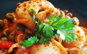 Seppie piselli e paprika