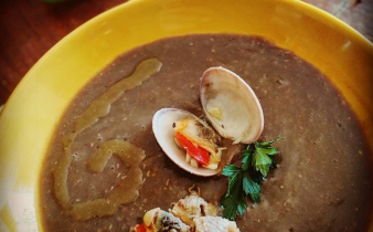 Zuppa di lenticchie con vongole e fasolare