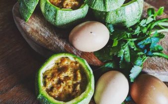 Zucchine ripiene con tonno e uova