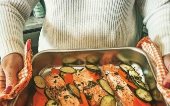 Salmone con verdure al forno